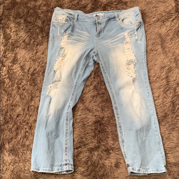 Denim - Short and sexy style jeans with holes